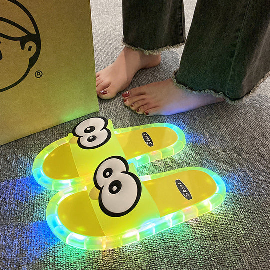 🩴New arrival 60% OFF!⛱️👣Cute slippers with cartoon motifs that glow