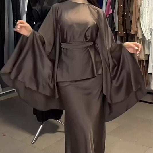 Eleganter, glänzender brauner Anzug für Damen