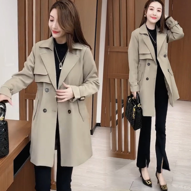 Bequemer Trenchcoat mit tailliertem Revers