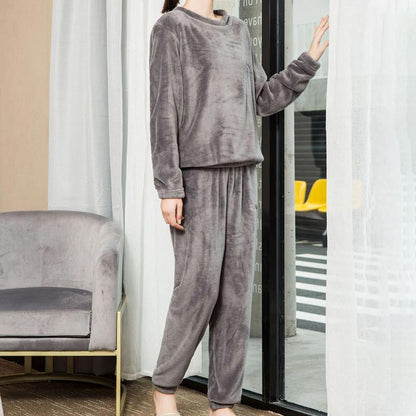 Lockeres, warmes Pyjama-Set aus Korallenplüsch für Damen