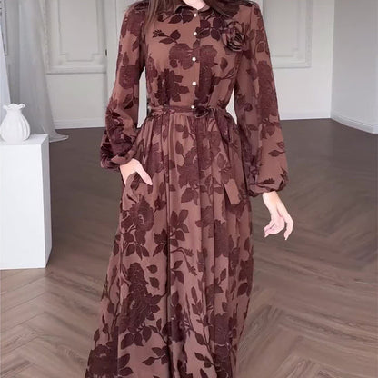 Damenkleid mit Allover-Print und Gürtel