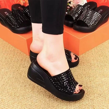 2025 Neues Design🌸👠Glänzende Sandalen mit Keilabsatz für Damen