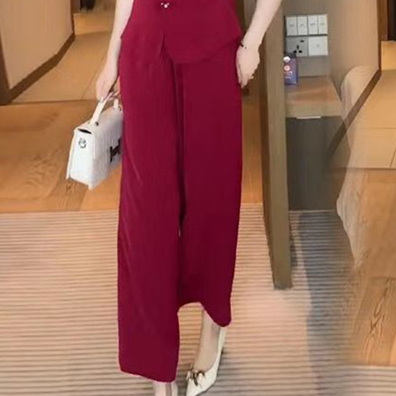 2-teiliges Set aus kurzärmligem Oberteil mit V-Ausschnitt und passender Hose mit weitem Bein für Damen