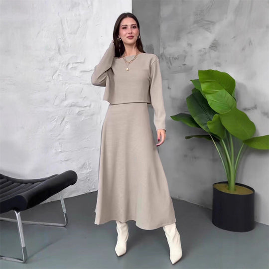 🔥Neuheiten Sonderangebot💃 2-teiliges Strick-Outfit für Damen: Midikleid mit Spaghettiträgern und bauchfreies Oberteil