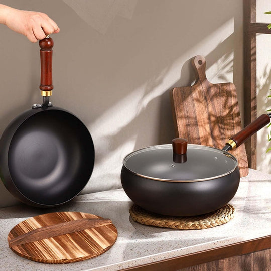 Alteisen Wok – Robuster Gusseisenbräter mit Deckel für Braten &amp; Kochen👩‍🍳🍲
