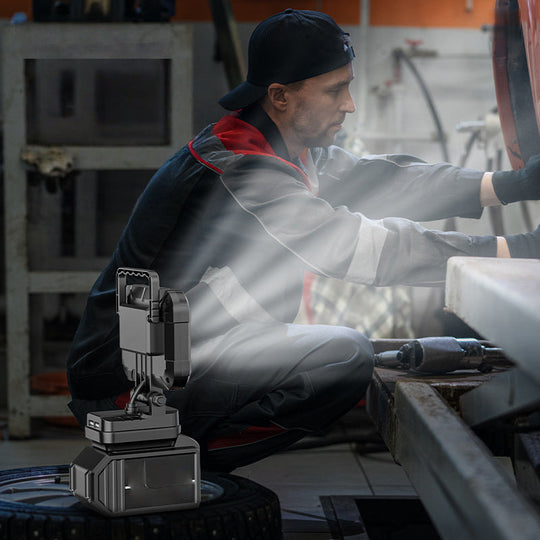 🌞Frühlingserwachen: 50% Rabatt!💡180° drehbare LED-Arbeitsleuchte – Mit Dual-USB-Powerbank-Funktion – Robust &amp; kabellos – Universelle Akku-Kompatibilität – Für Garage, Bau &amp; Camping