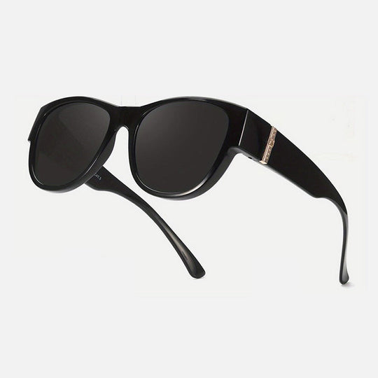 🕶️👓 50% KORTING! Brildragers opgelet: deze oversized zonnebril schuift over je eigen bril en je ziet eruit als een filmster – geen dure clip-on, geen geknipper met lenzen!